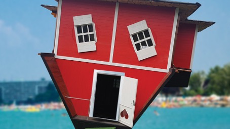 siofok_forditott_haz